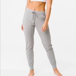 ZYIA Heathered Gray Ascend Joggers